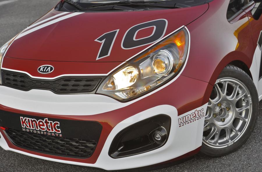  Kia Rio B-Spec Racer 2011 года  (фото 20 из 25)